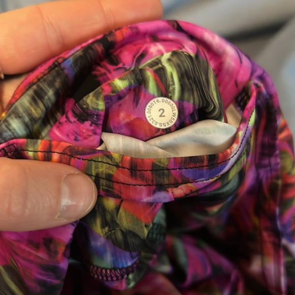 Lululemon size 2 - Picture 2 of 2